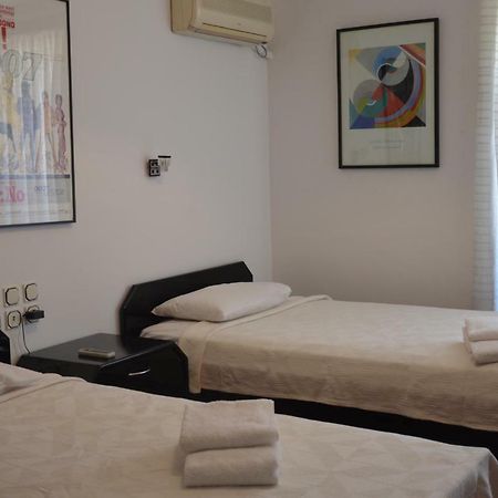 Perfect Beachfront Apartment Athena Bagian luar foto