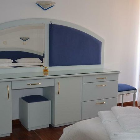 Perfect Beachfront Apartment Athena Bagian luar foto