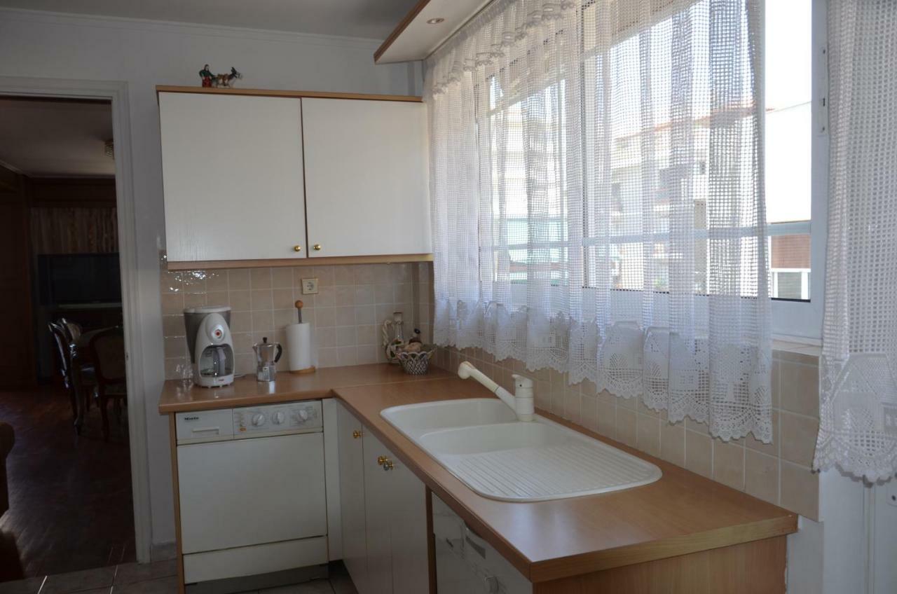 Perfect Beachfront Apartment Athena Bagian luar foto