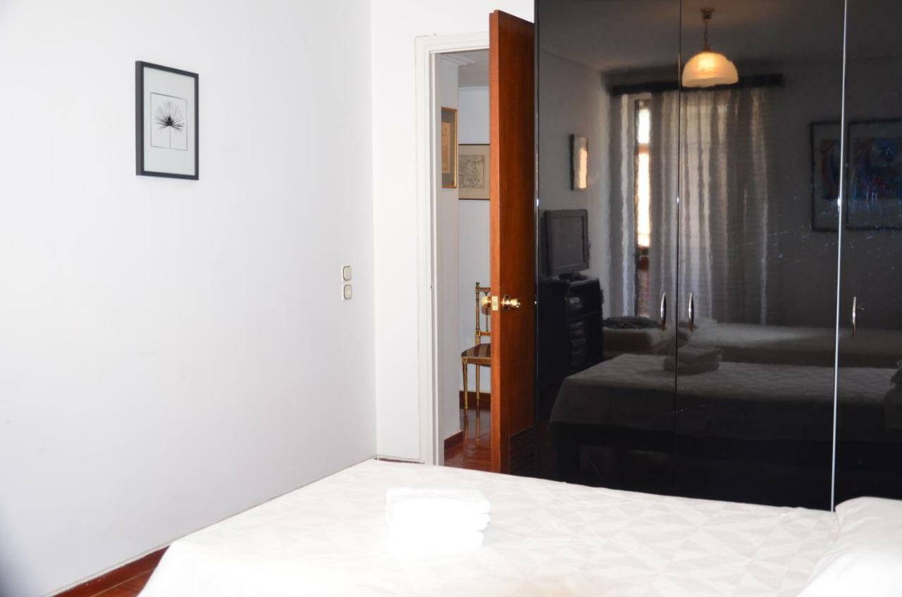 Perfect Beachfront Apartment Athena Bagian luar foto