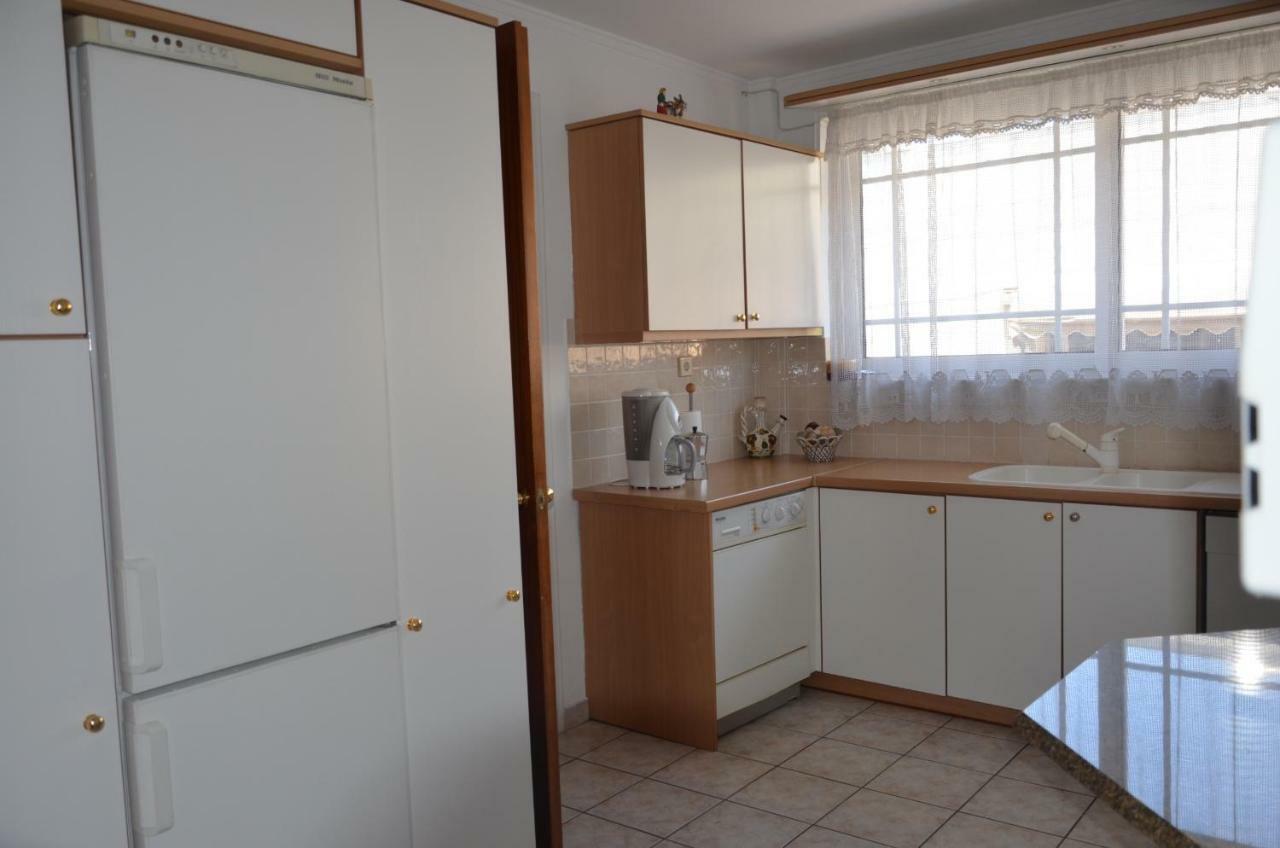 Perfect Beachfront Apartment Athena Bagian luar foto