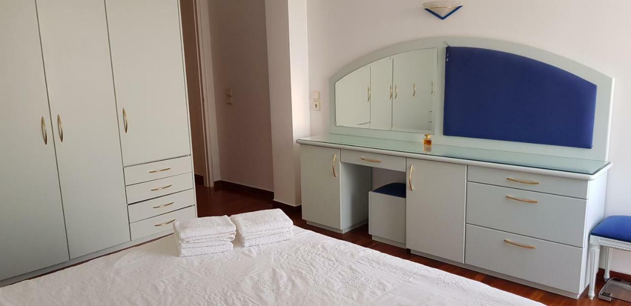 Perfect Beachfront Apartment Athena Bagian luar foto